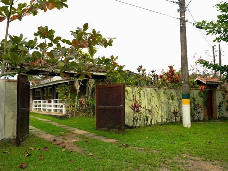 0041.00 -- Casa Condomínio Sapê - 5 Dormitórios -Com Ar 20 P