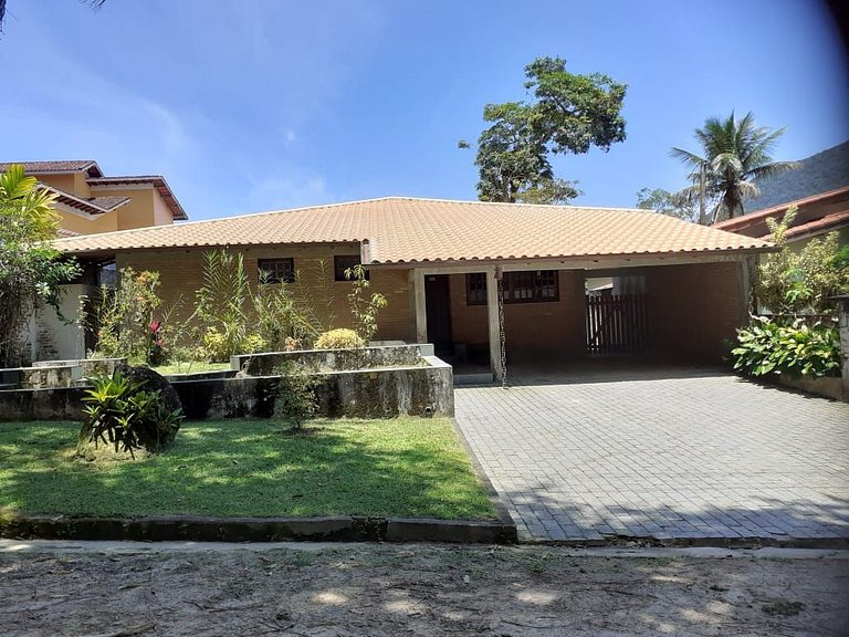 0048.00 – Casa - Recanto Da Lagoinha - 4 Dormitórios - 10 Pe